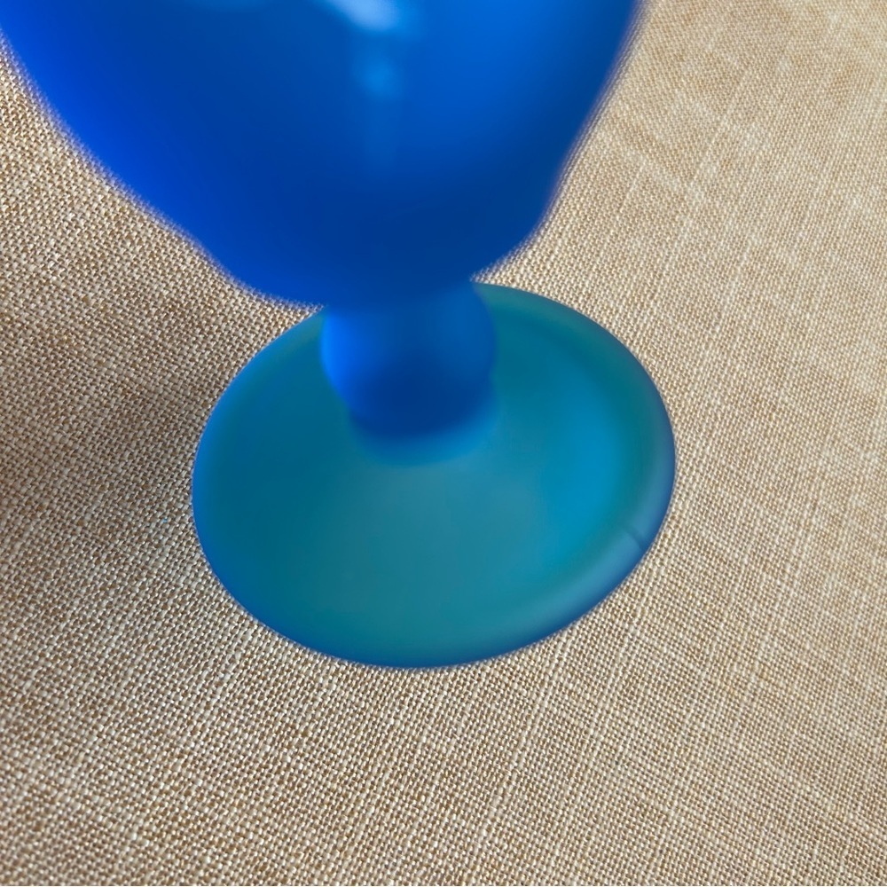 Vintage Westmoreland Glass Bud Vase Swung Misty Satin blue daisy hand painted - Picture 6 of 9